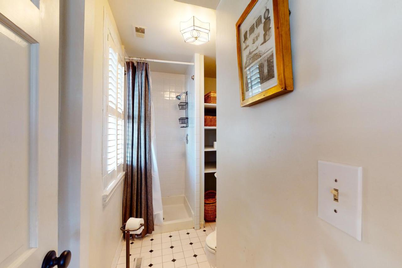 4 Bee St Villa Чарлстън Екстериор снимка
